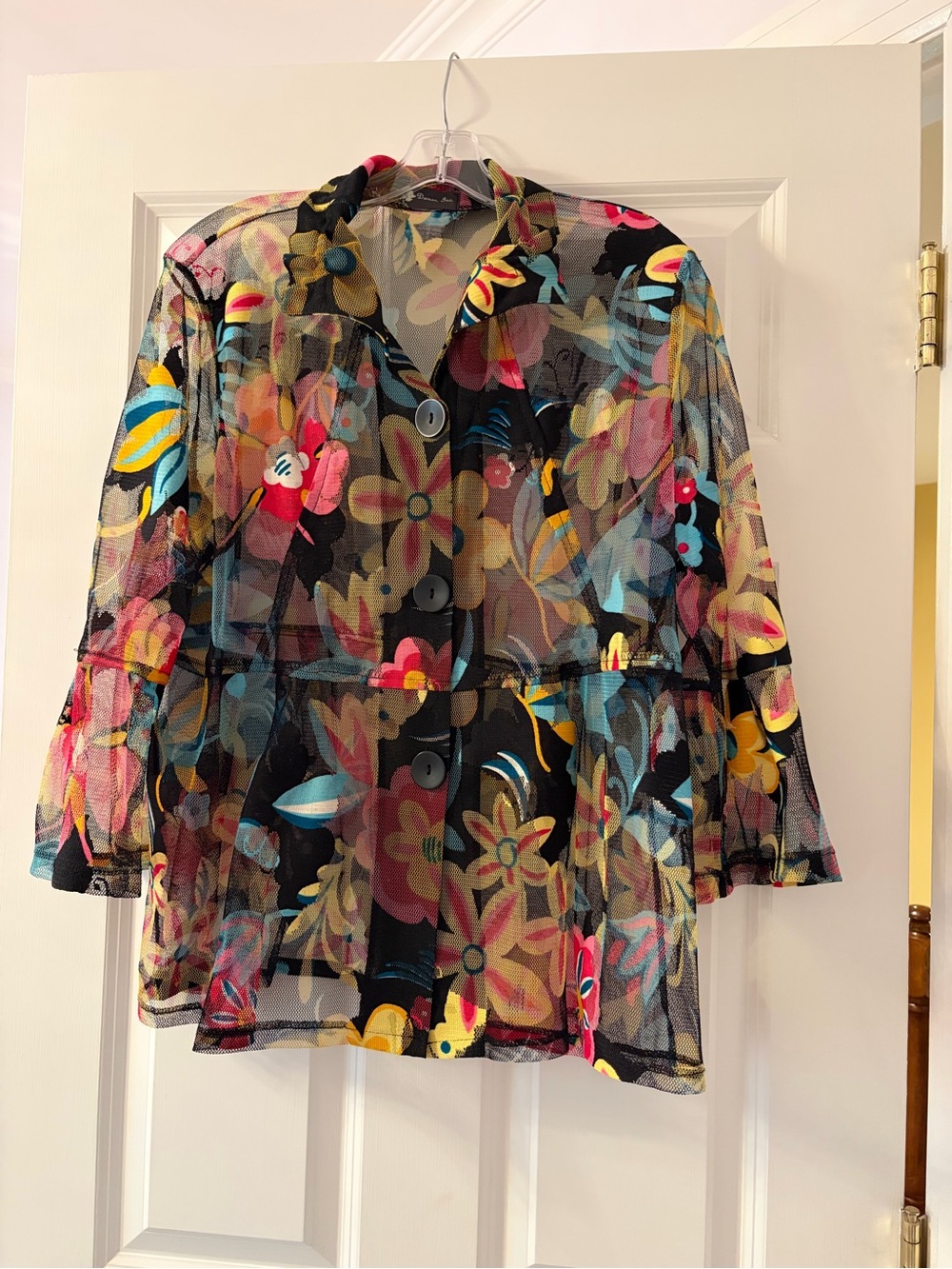 Damee Inc. Floral Button-Front blouse in Black Multicolor